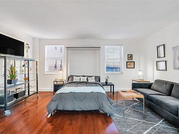 4th image of 1205 Saint Charles Ave APT 1110