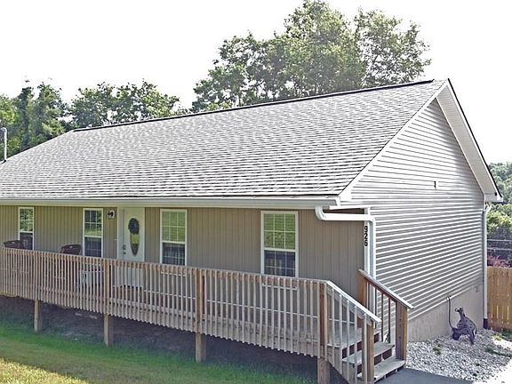 2nd image of 926 W Skyline Dr