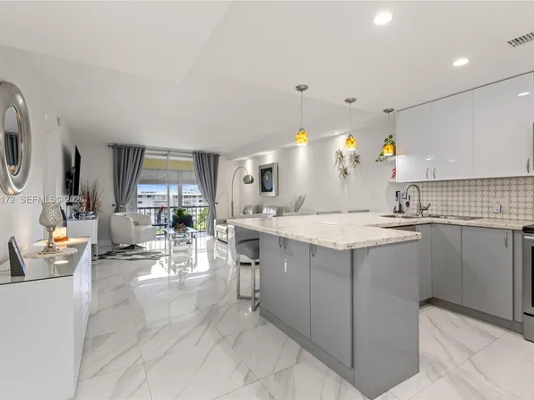 2855 Leonard Dr APT H605, Aventura, FL 33160