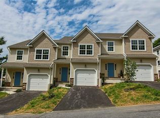 8311 Willow Run Rd, Fogelsville, PA 18051
