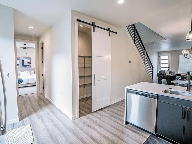 3316 N Rosalia Rd — Photo 11