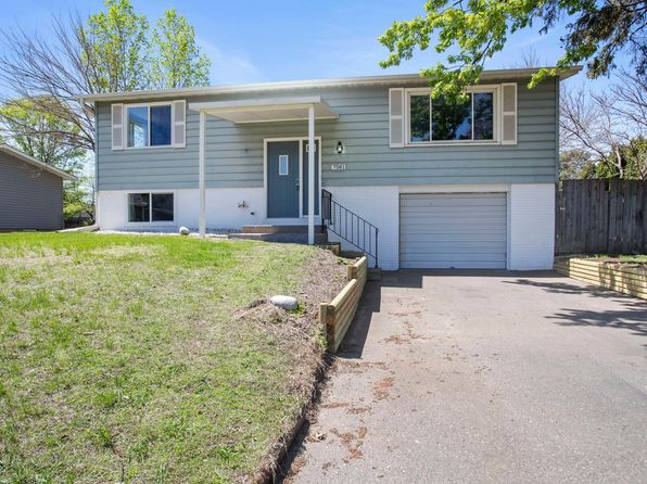 7581 Idaho Ave N, Brooklyn Park, MN 55428