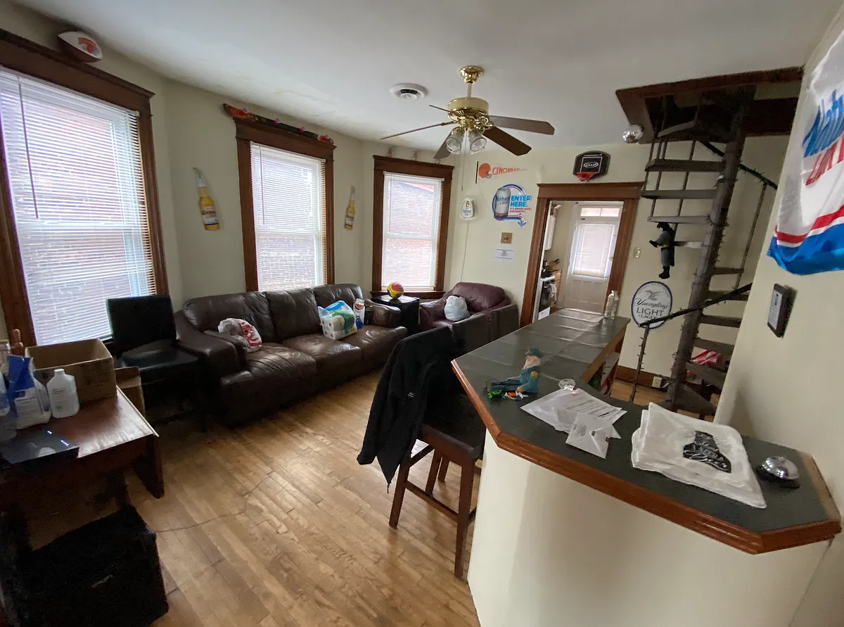 Building Photo - 341 W McMillan St #3