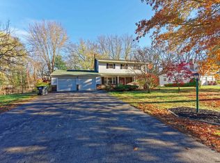 41 Appletree Ln, Clifton Park, NY 12065