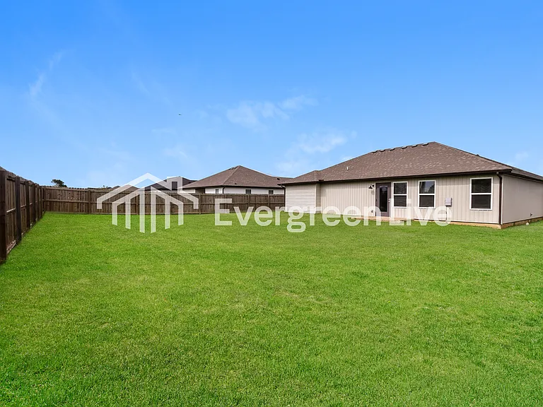 418 N Mojave St — Photo 15