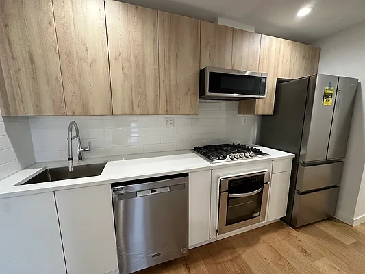 Rented by Highline Residential | media 28