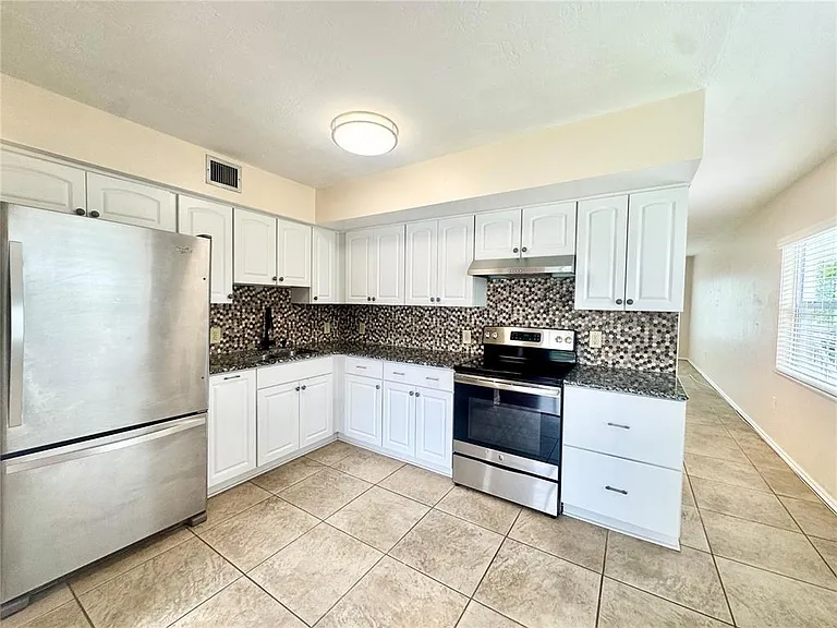 2020 World Parkway Blvd #54 — Photo 2
