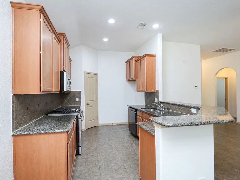 7042 Windy Run Ct — Photo 16