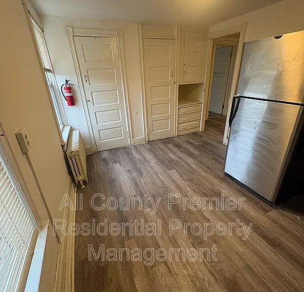 319 Hobart Ave #321B — Photo 4