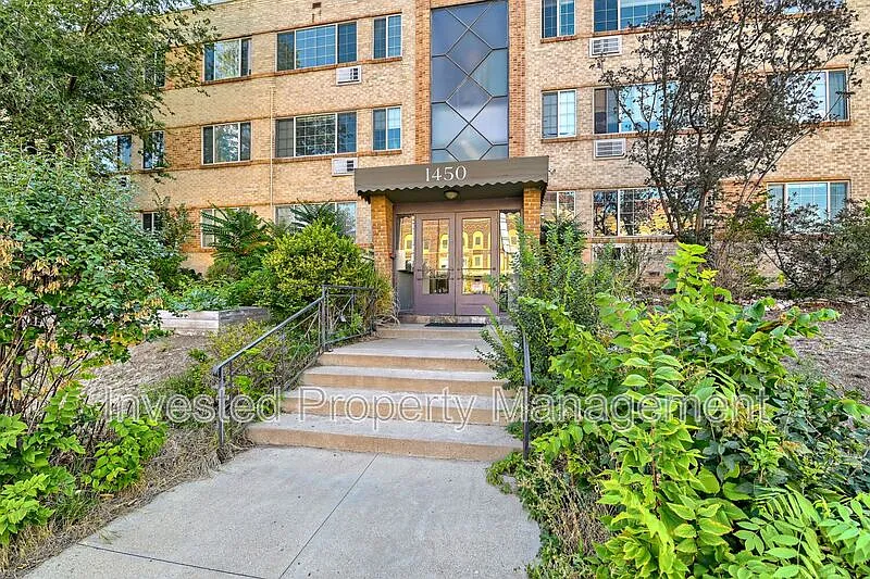 1 bed, 1.0 bath, 550 sqft, $1,300 — Photo 3