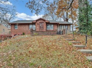 1318 Cheyenne St, Leavenworth, KS 66048