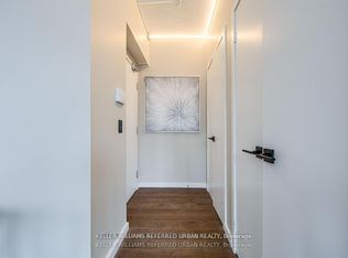 218 Queens Quay W #2501, Toronto, ON M5J