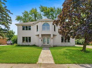 8873 W 93rd St, Hickory Hills, IL