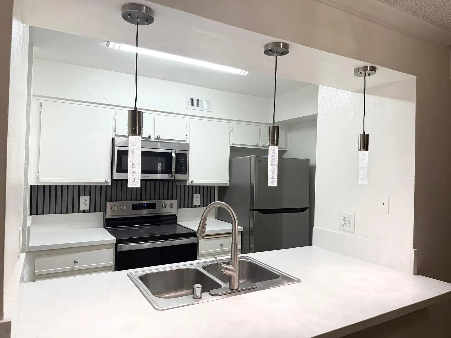 1 bed, 728 sqft, $1,995 — Photo 1