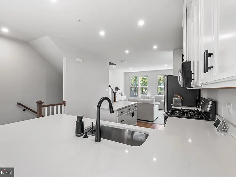 9826 Posterity Ln — Photo 11
