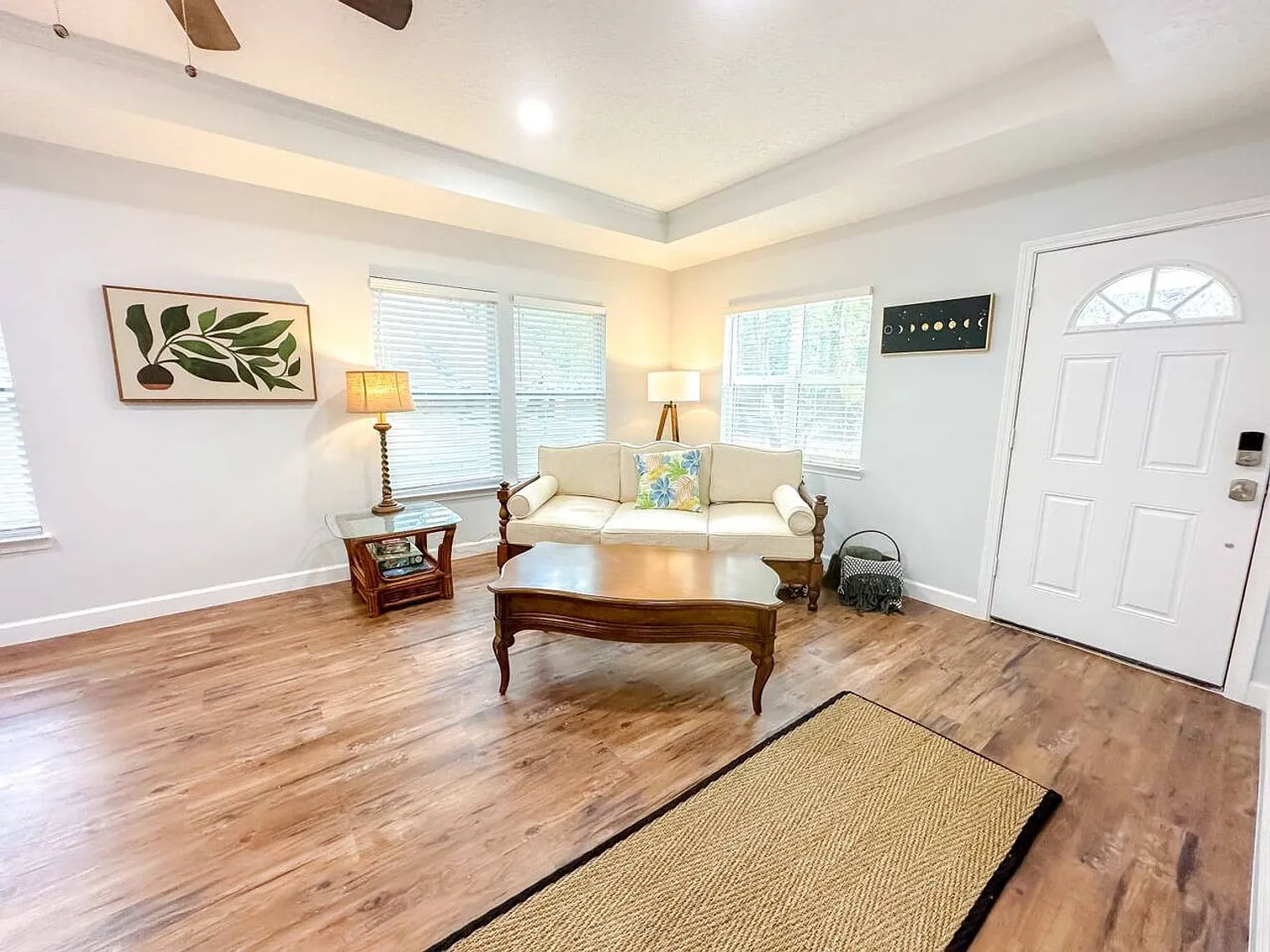 3 bed, 2.0 bath, 484 sqft, $3,971 — Photo 4
