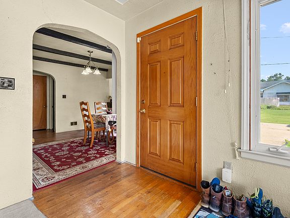 3rd image of 136 Charleston Ave