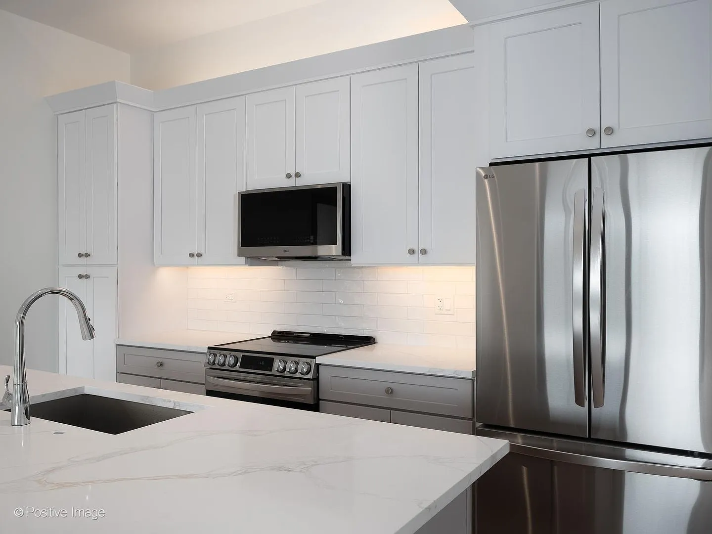 2025 New Construction Luxury Living in the Heart of Lakeview Available November 4th! — Photo 4
