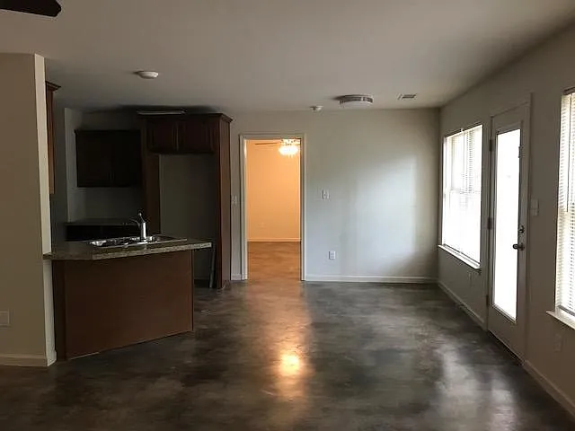 1516 Sugar Maple Ln — Photo 5