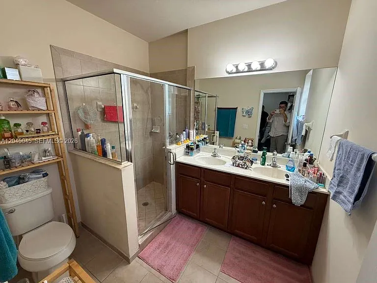 9572 SW 169th Pl #MAIN HOUSE — Photo 12