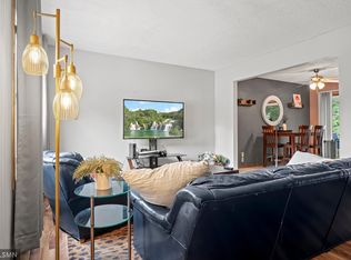 612 4th St N APT 3, Hudson, WI 54016