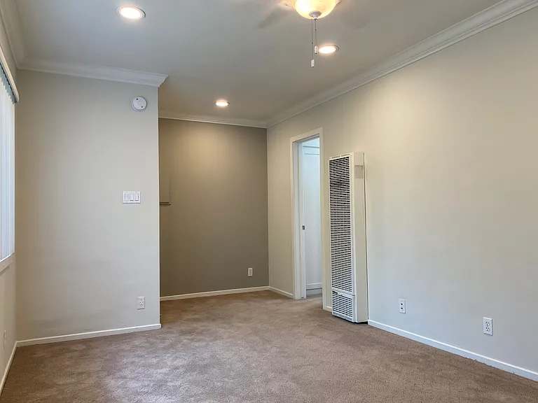 15032 Moorpark St #9 — Photo 9