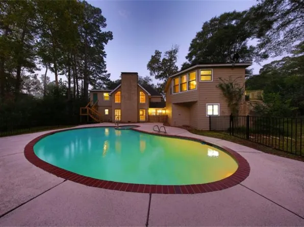 615 River Plantation Dr, Conroe, TX 77302