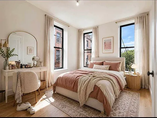 Bedroom, photo 2
