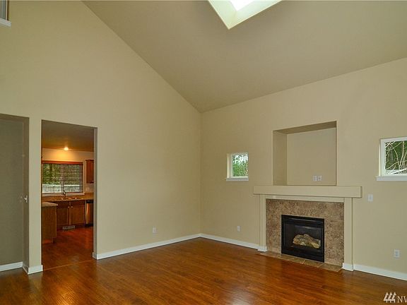 2nd image of 3010 31st Ln NE
