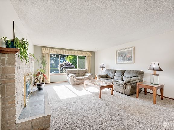 5th image of 2207 N Whitman Street