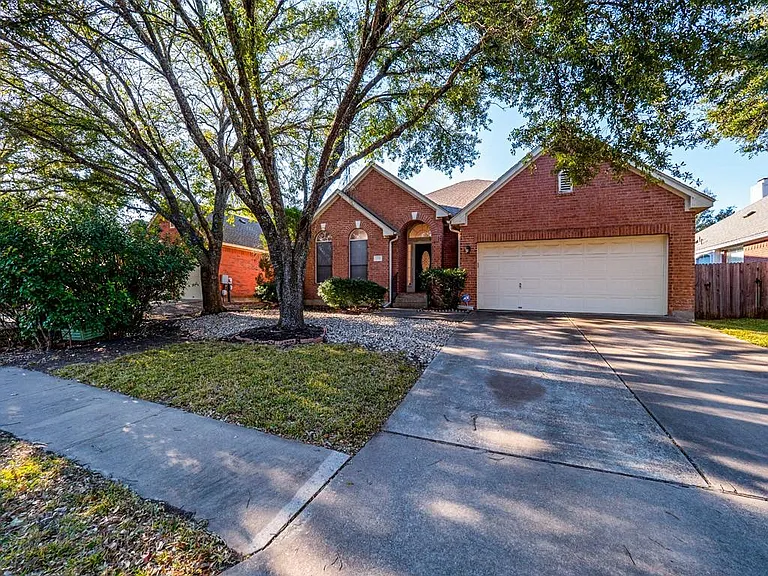 1901 Dapplegrey Ln — Photo 1