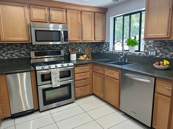 3rd image of 1228 S Westlake Blvd Unit G