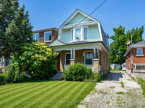 4 Marshall Blvd, Toronto, ON M6N 2R7