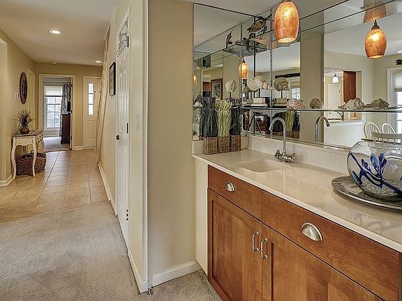 4th image of 70 Shipyard Dr APT 240