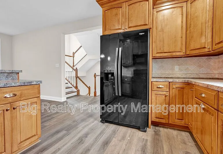 364 Prospect St — Photo 18
