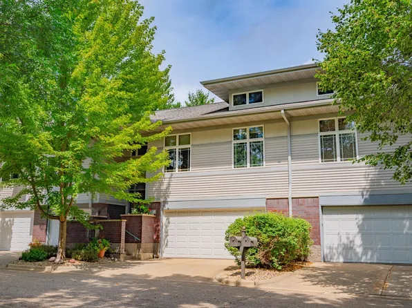 7 Deer Point Trl, Madison, WI 53719