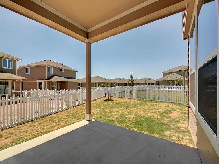 2015 Barker House Cv — Photo 34