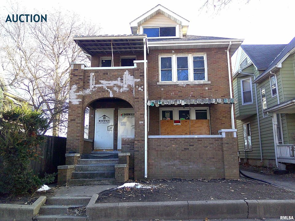 1st image of 818 NE Madison Ave