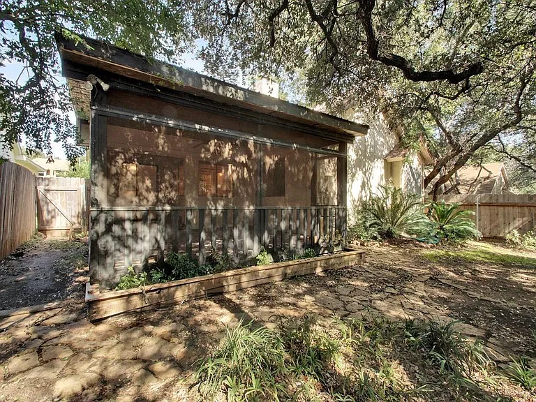 6305 Evangeline Trl — Photo 25