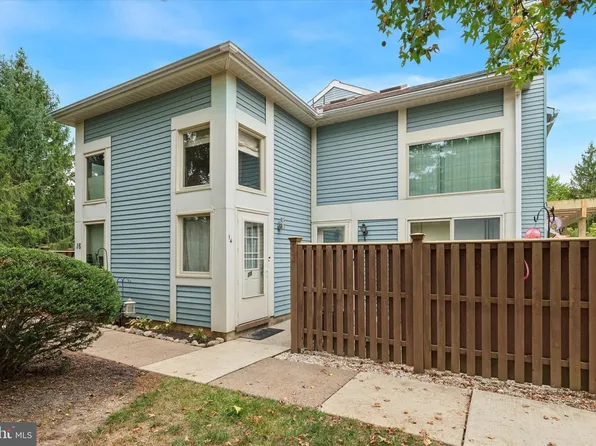 14 Brookside Ct, Horsham, PA 19044