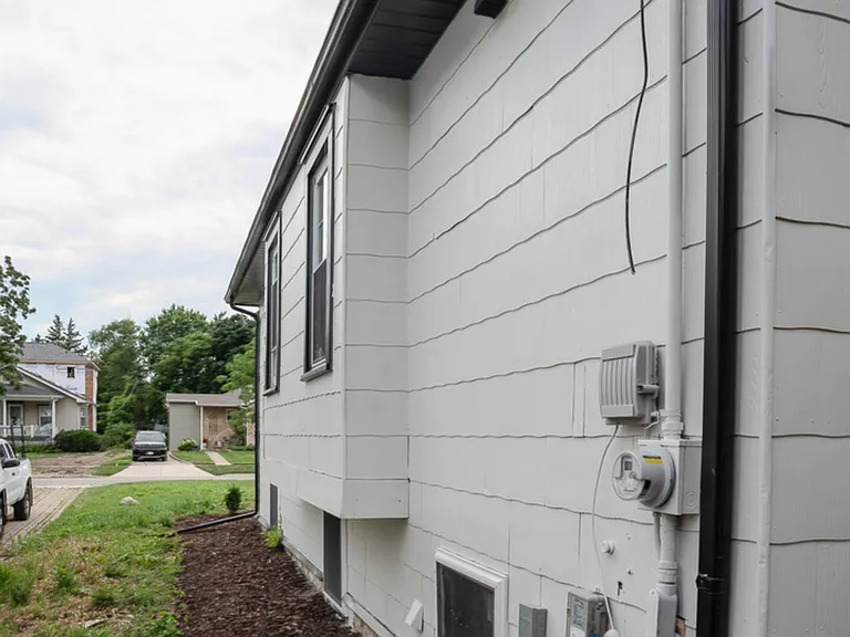 523 S Monterey Ave — Photo 27