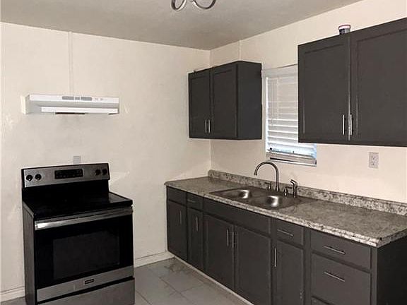 4th image of 401 N Bethel St