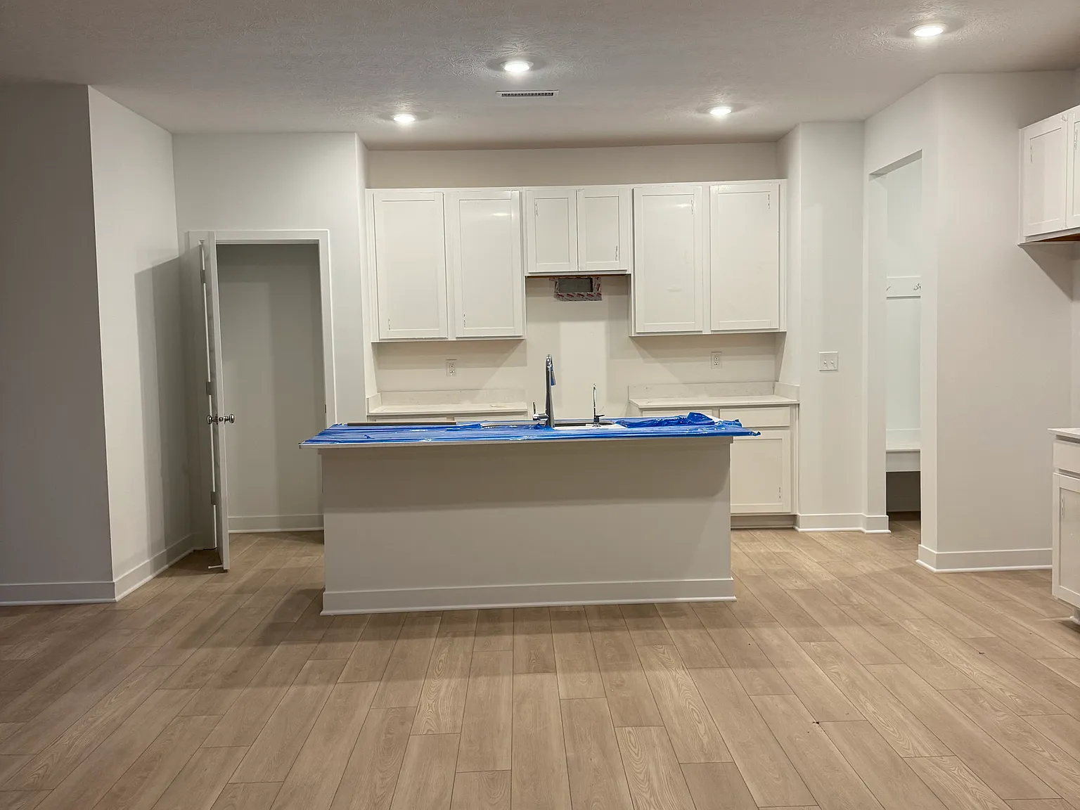 7451 Fallsworth Dr — Photo 4