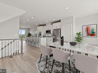 18319 Moss Garden Rd, Dumfries, VA 22026