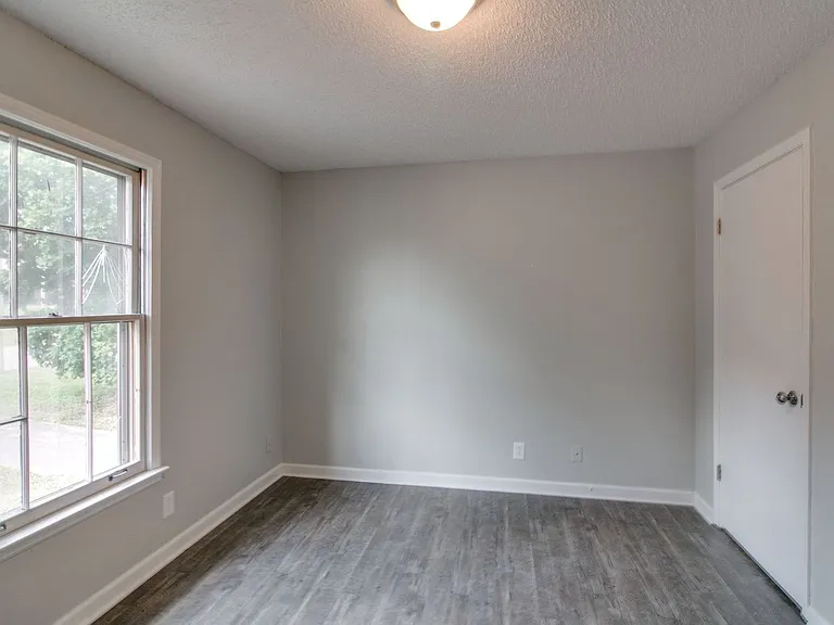 Bennett Dr - 103 — Photo 12