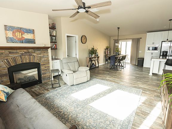 4th image of 2432 Pioneer Way