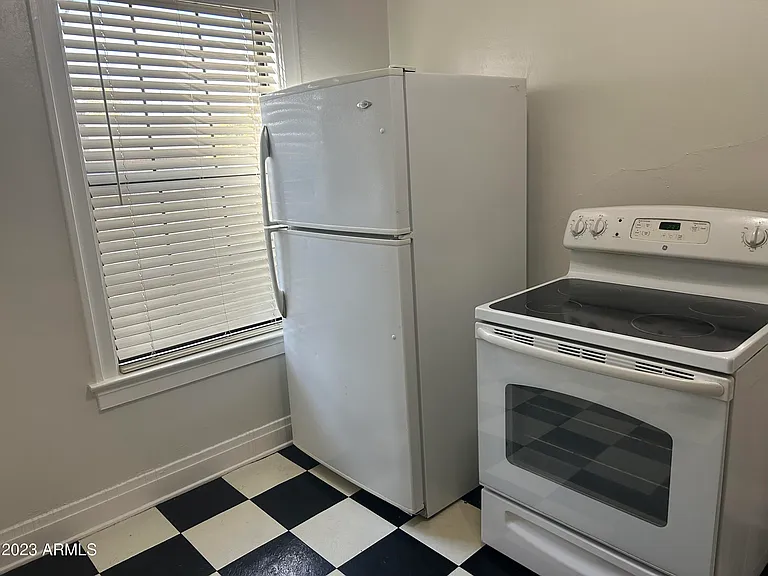 902 E Palm Ln #4 — Photo 17
