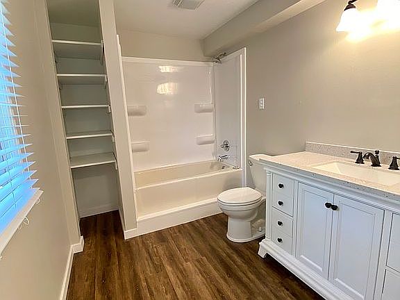 Unit 1 Bathroom