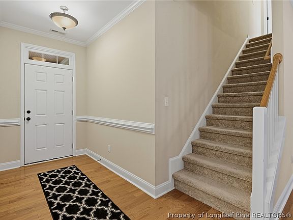 4th image of 49 Spring Pond Ln
