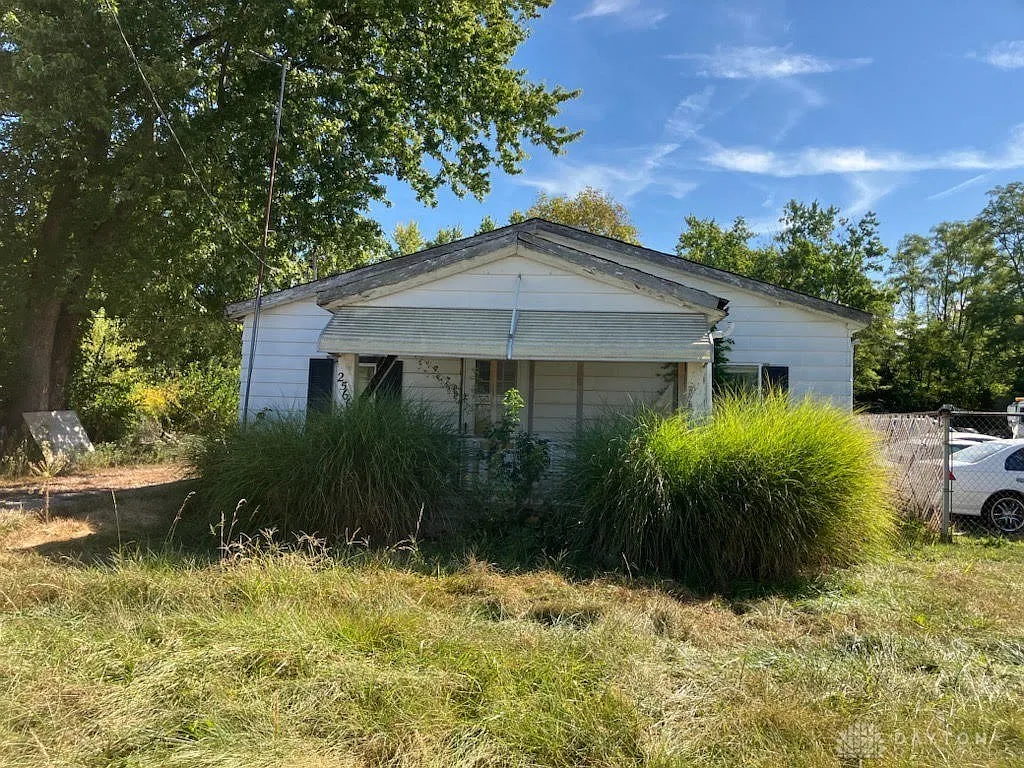 2566 York St photo 1